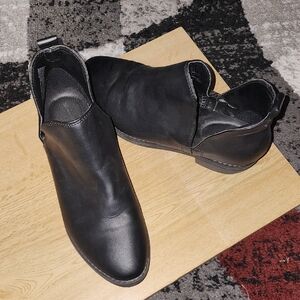 Universal Thread Black Leather Booties